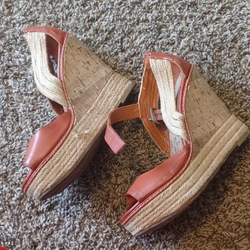 Shoes - Picture 2 of 3